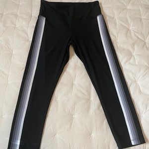 Women's Small Black VOGO Athletica cropped ruched active Leggings